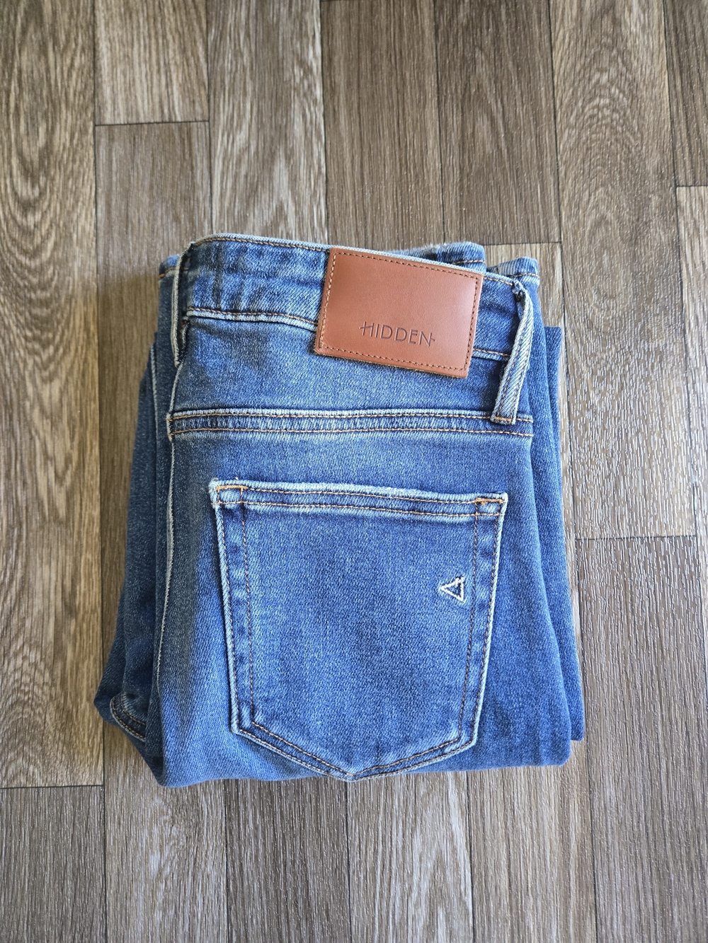 Hidden High Rise Tracey Straight Jean in Medium Blue Wash Women's Size 26 - Picture 9 of 10